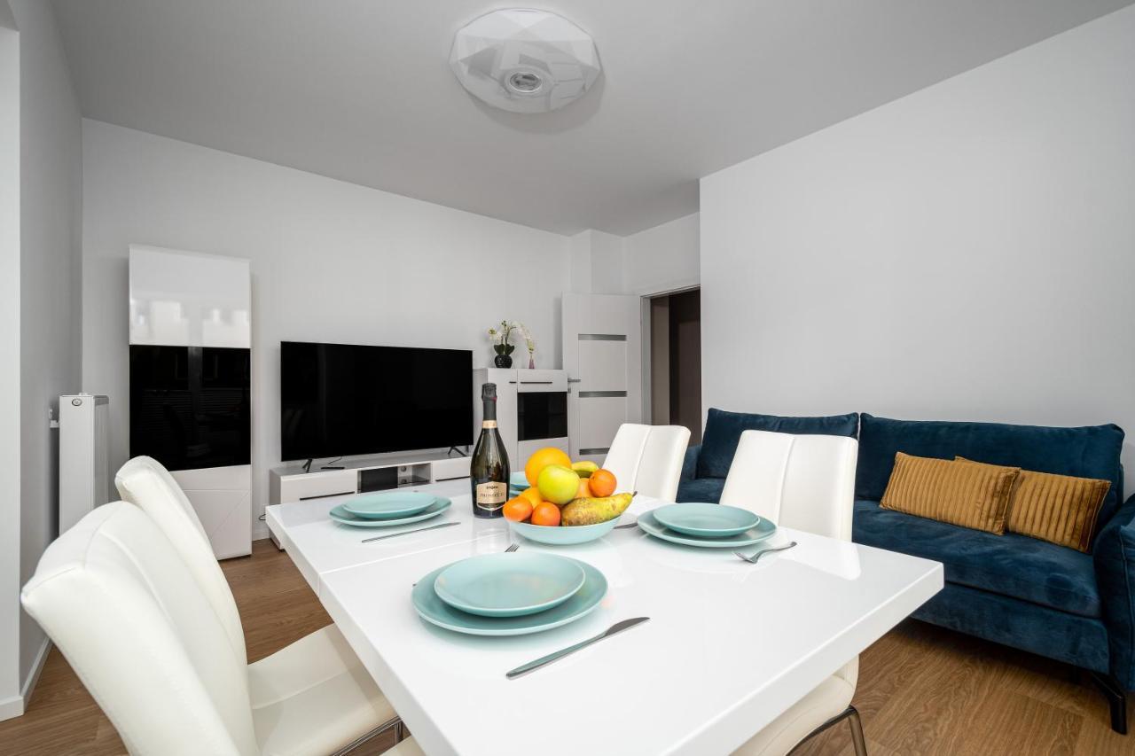 Warsaw Apartments Okrzei 12 Street エクステリア 写真